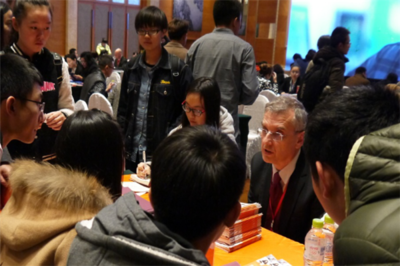 達(dá)利通留學(xué)教育 專業(yè)引領(lǐng)，助力學(xué)子開(kāi)啟海外求學(xué)新篇章